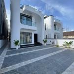 5 Bedroom Fully Detached Duplex