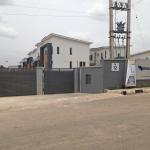 Fully furnished 3-floor 4 bedroom Townhouse