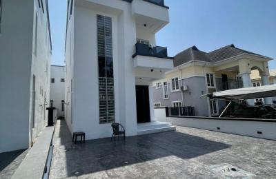 LUXURY 5 BEDROOM FULLY DETACHED DUPLEX