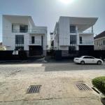 LUXURY 5 BEDROOM FULLY DETACHED DUPLEX