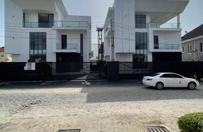 LUXURY 5 BEDROOM FULLY DETACHED DUPLEX